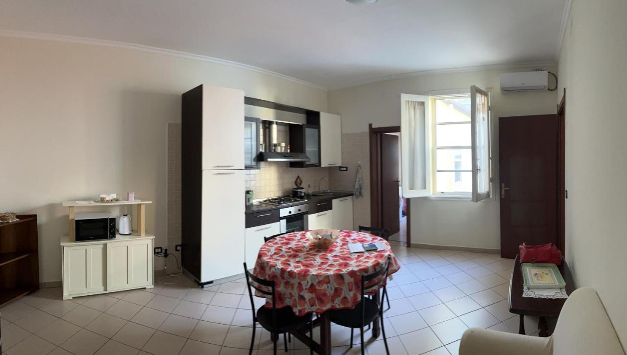Casa Adriana, Centralissima, Confinante Ospedale Civile ساساري المظهر الخارجي الصورة